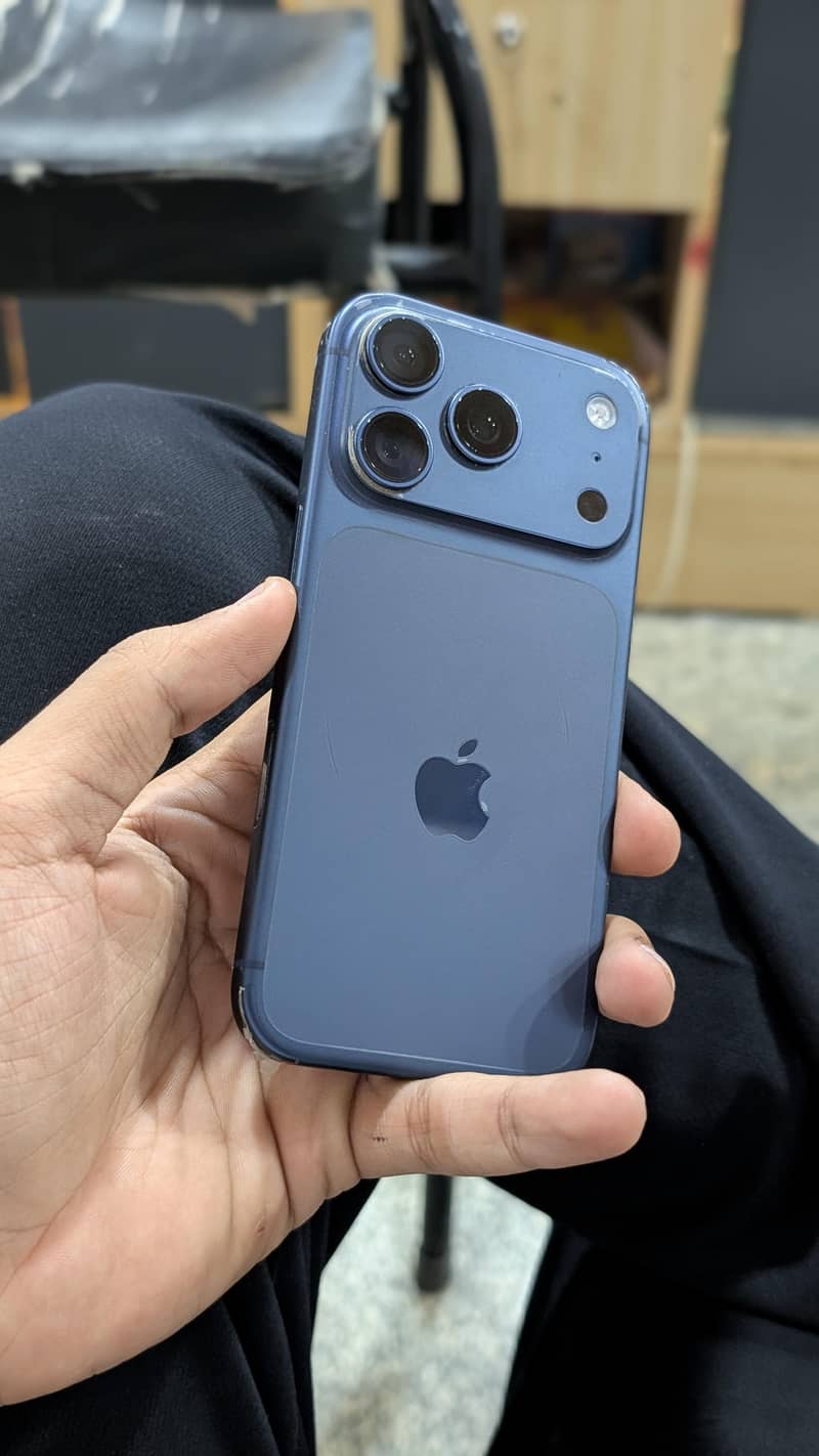 iPhone 17 Pro With Box 0