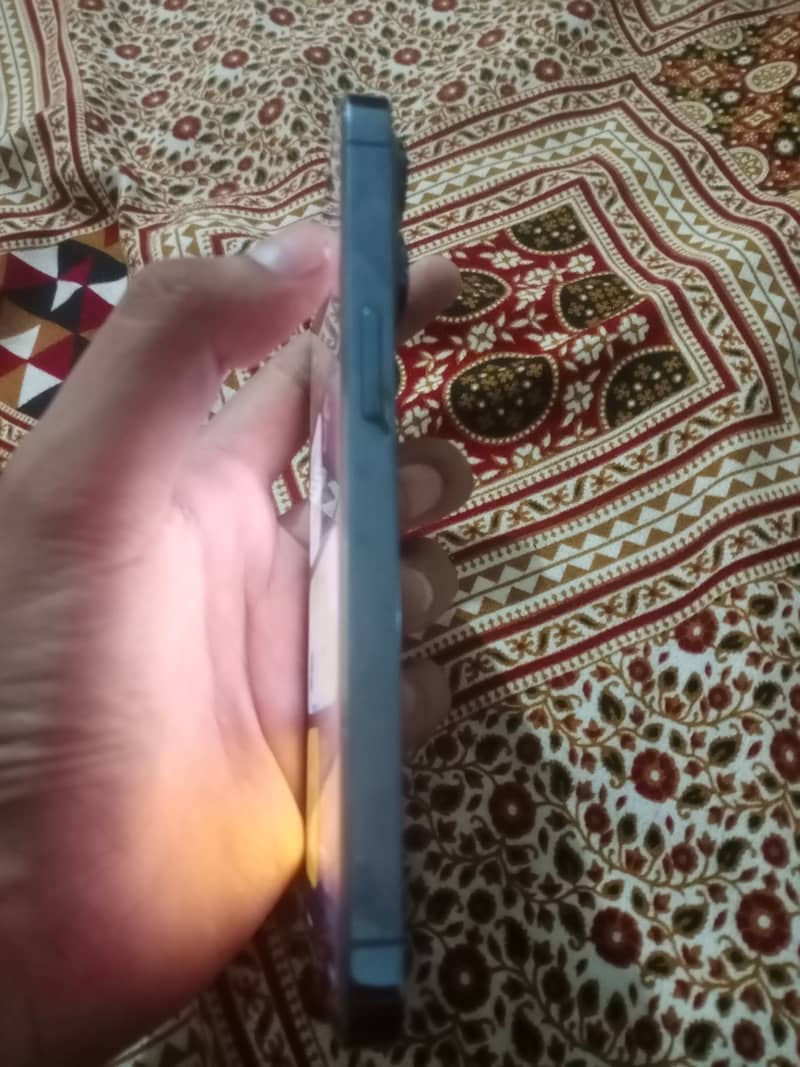 Apple iPhone 13 Pro 2
