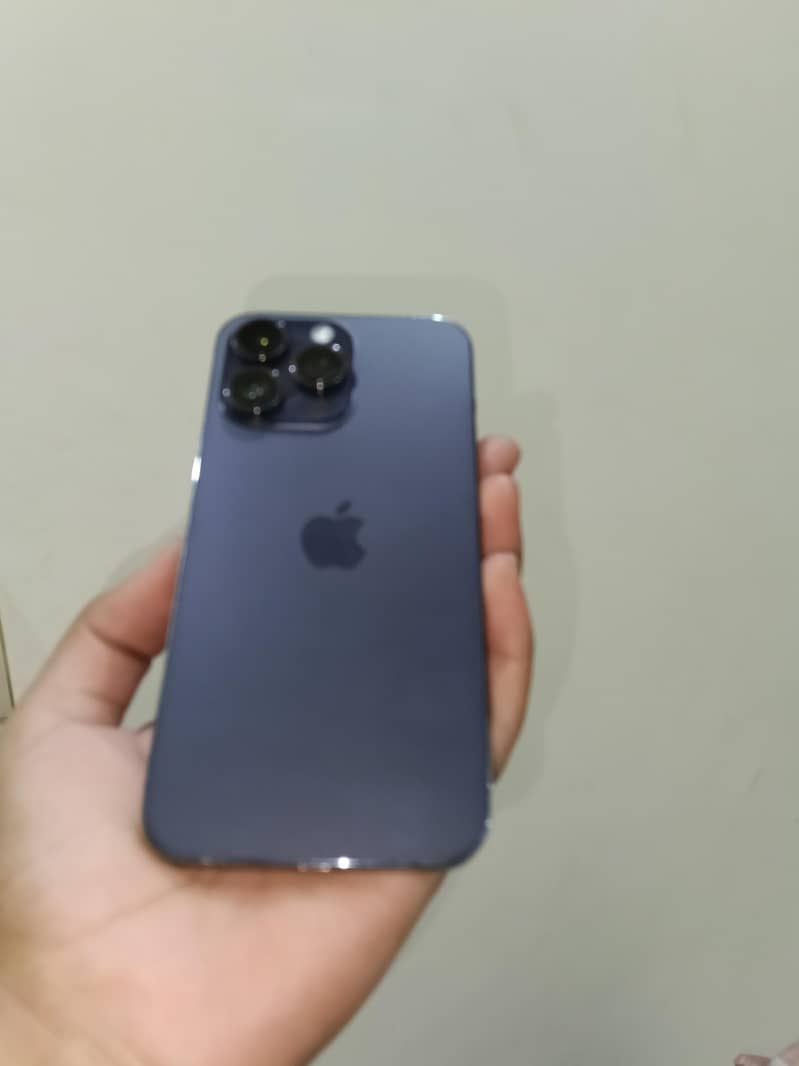 Apple iPhone 14 Pro Max 1