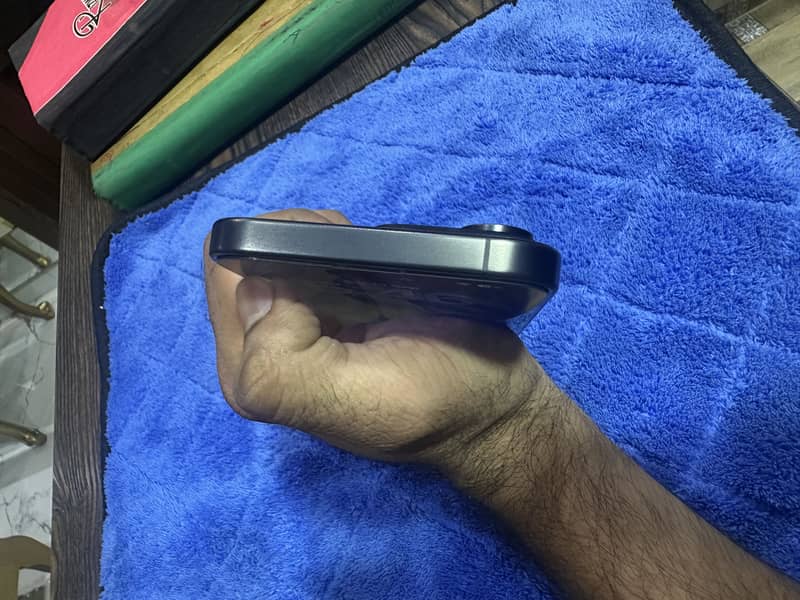 Apple iPhone 15 Pro Max 0