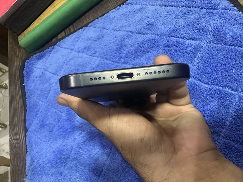 Apple iPhone 15 Pro Max 3
