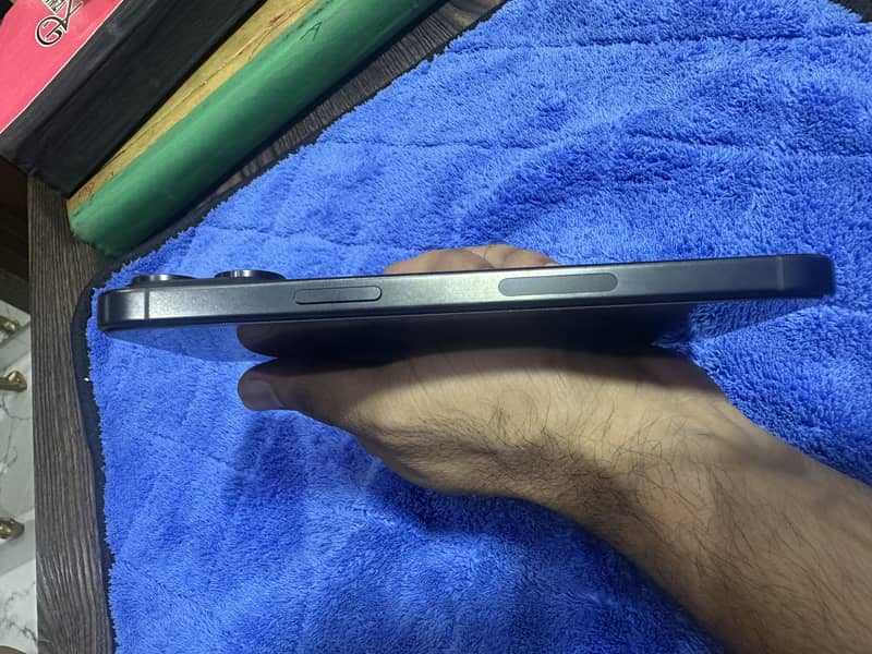 Apple iPhone 15 Pro Max 5