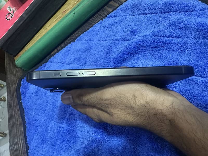 Apple iPhone 15 Pro Max 6