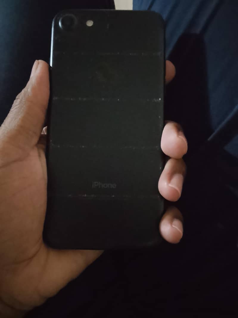 Apple iPhone 7 2