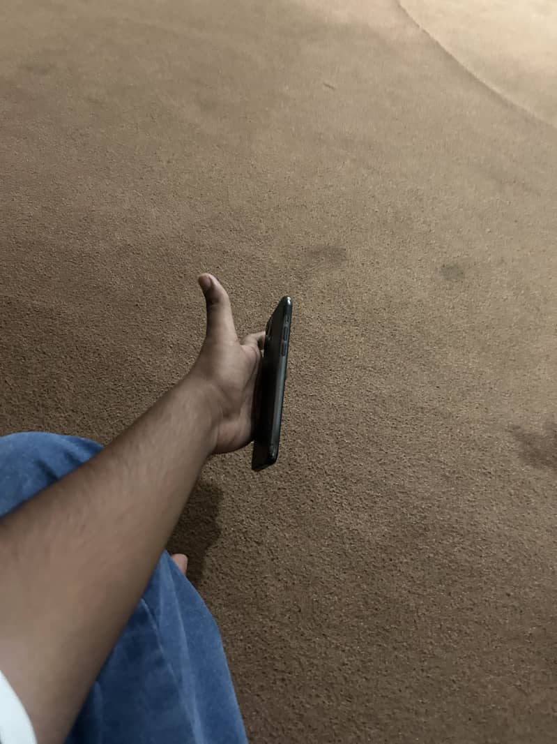 Apple iPhone 11 Pro 2
