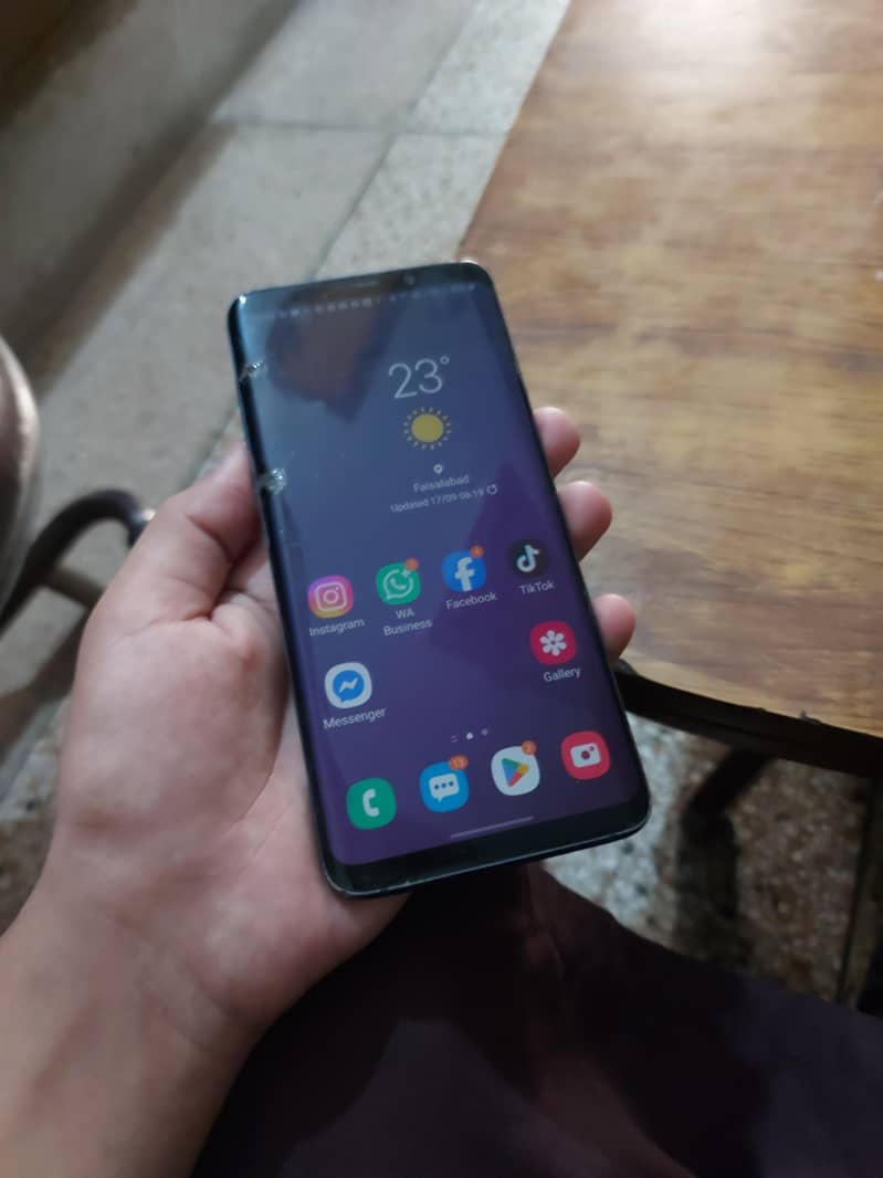 Samsung Mobile S9 Plus 5