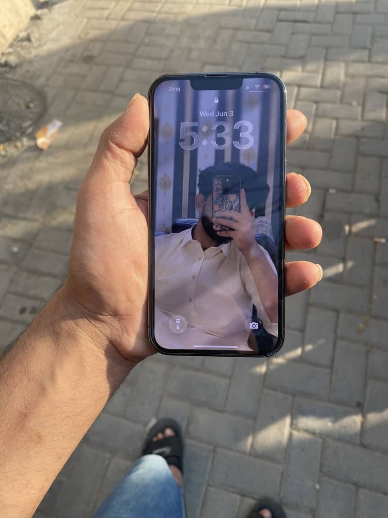 Apple iPhone 13 Pro 1