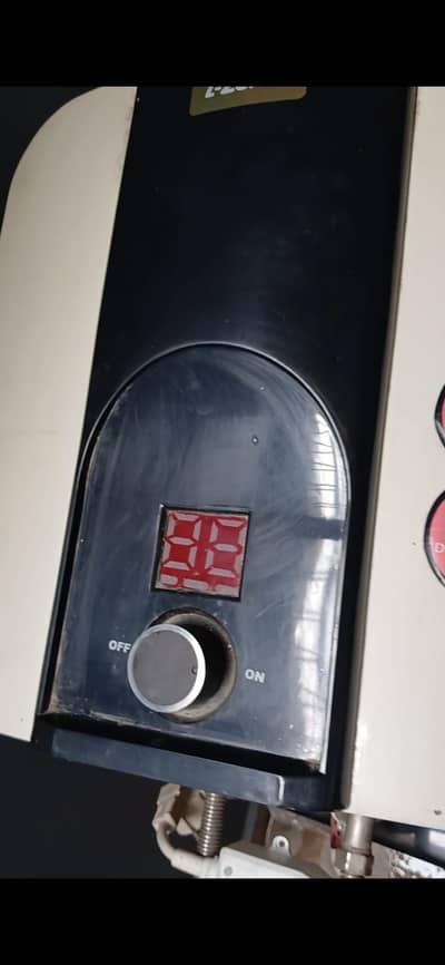 izone instant geyser just few months used