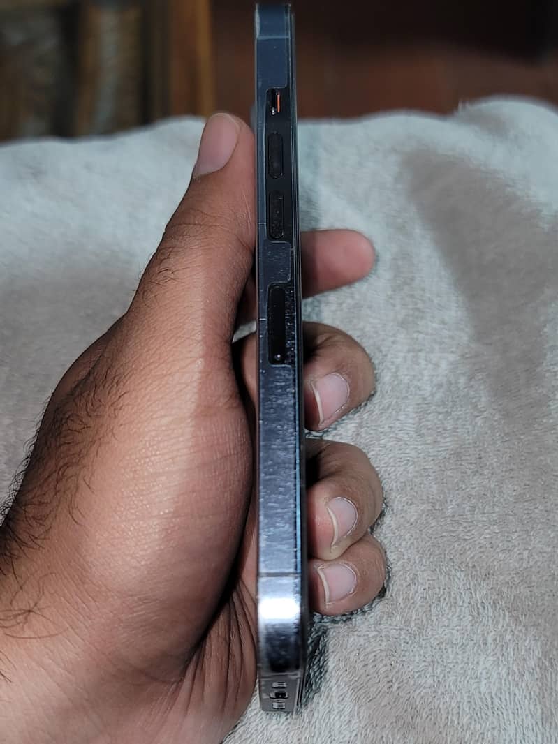 Apple iPhone 13 Pro 1
