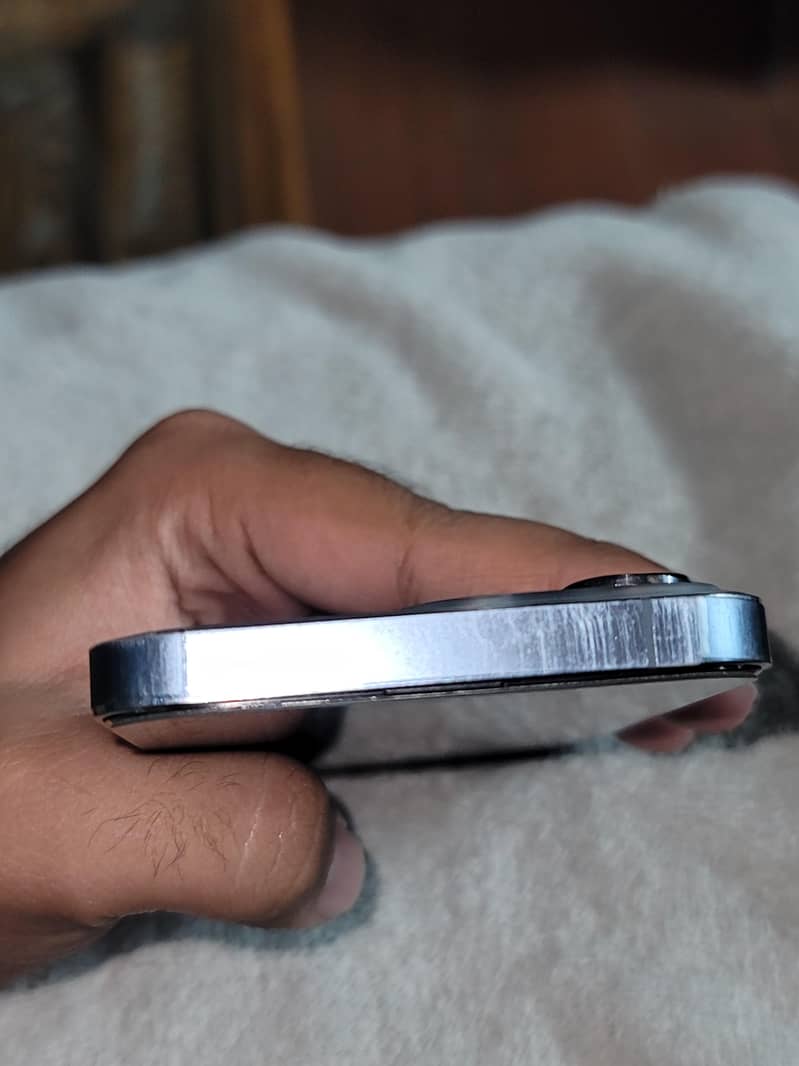 Apple iPhone 13 Pro 2