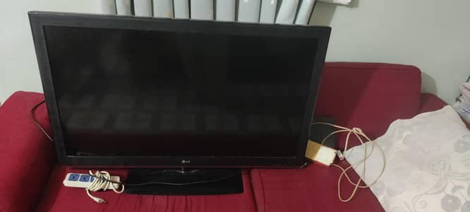 LG LCD 42 inches like new