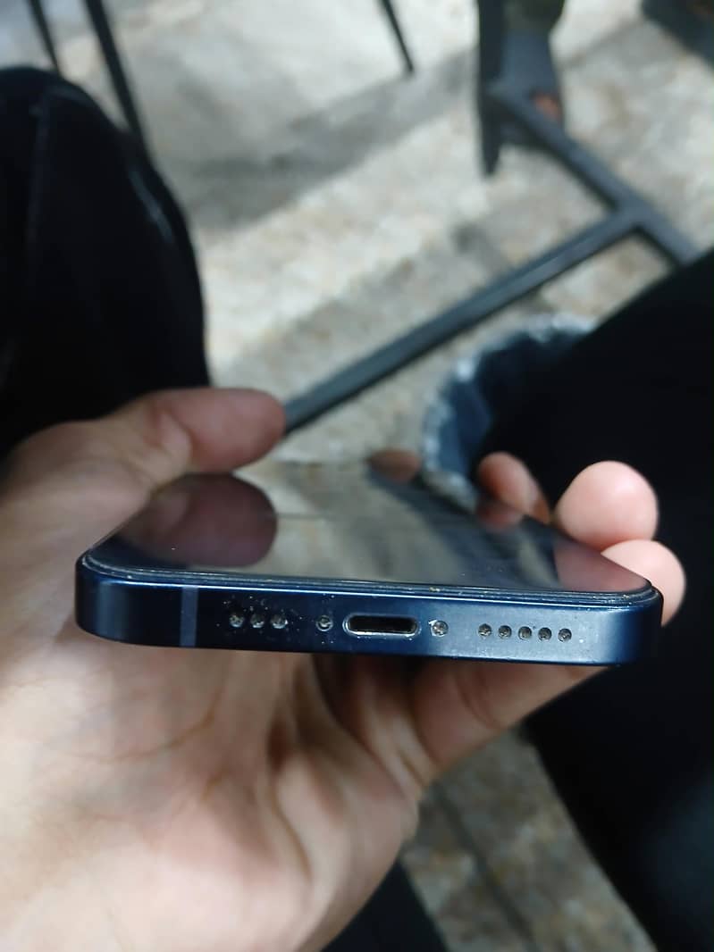 Apple iPhone 12 0