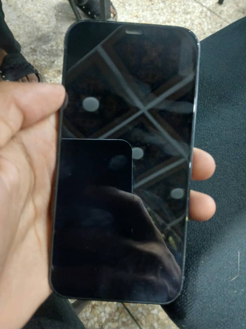 Apple iPhone 12 2