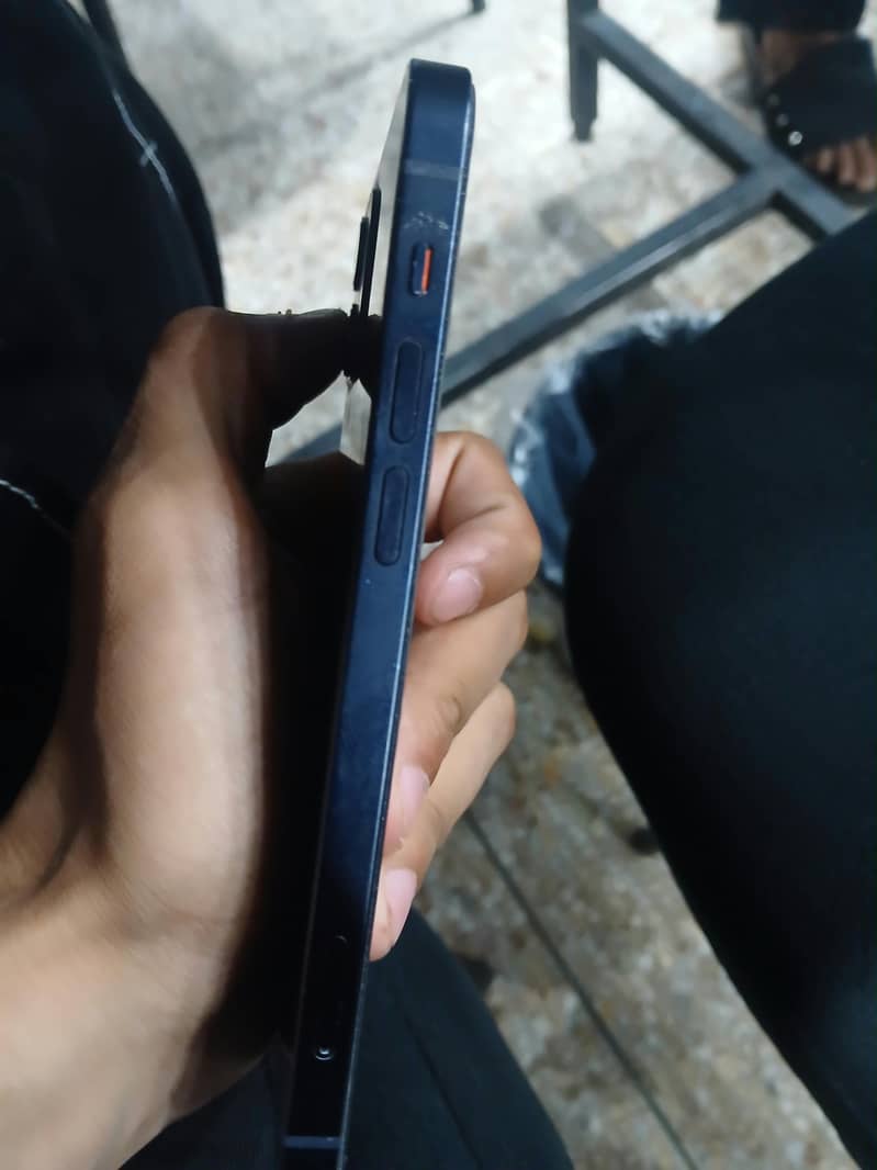 Apple iPhone 12 5