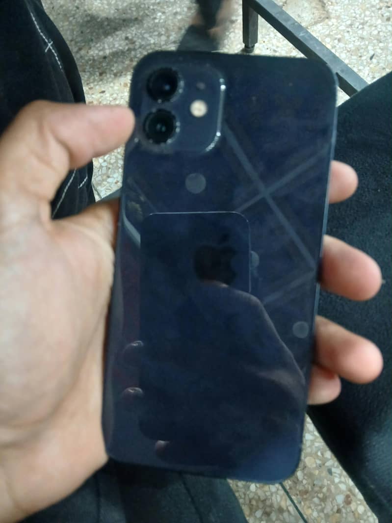 Apple iPhone 12 6