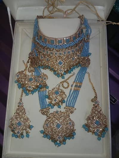 sky blue and golden set