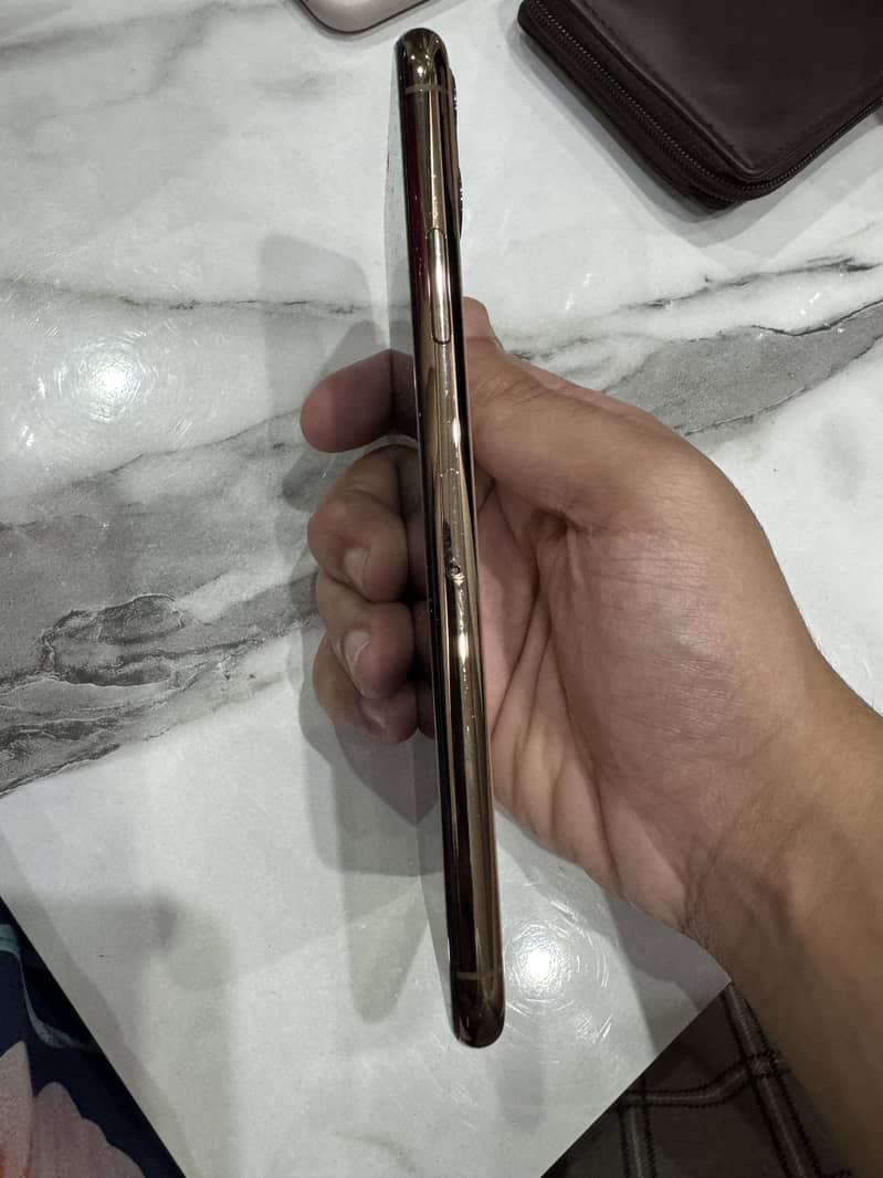 Apple iPhone 11 Pro Max 3