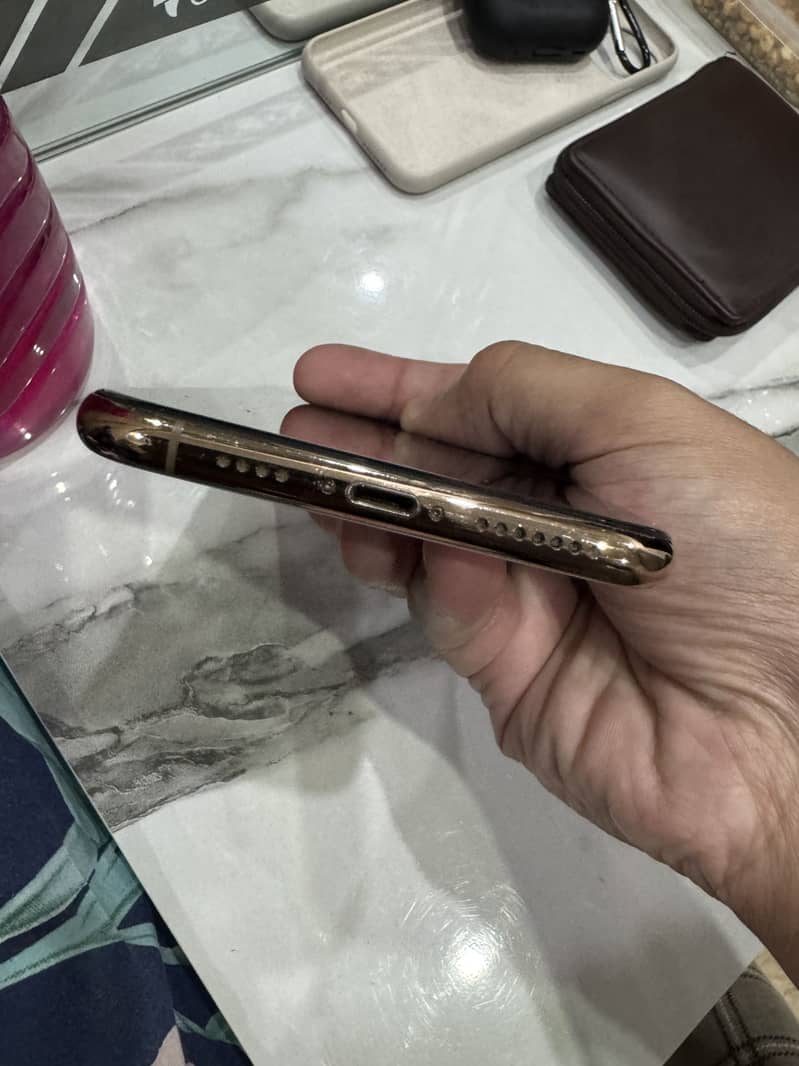 Apple iPhone 11 Pro Max 5
