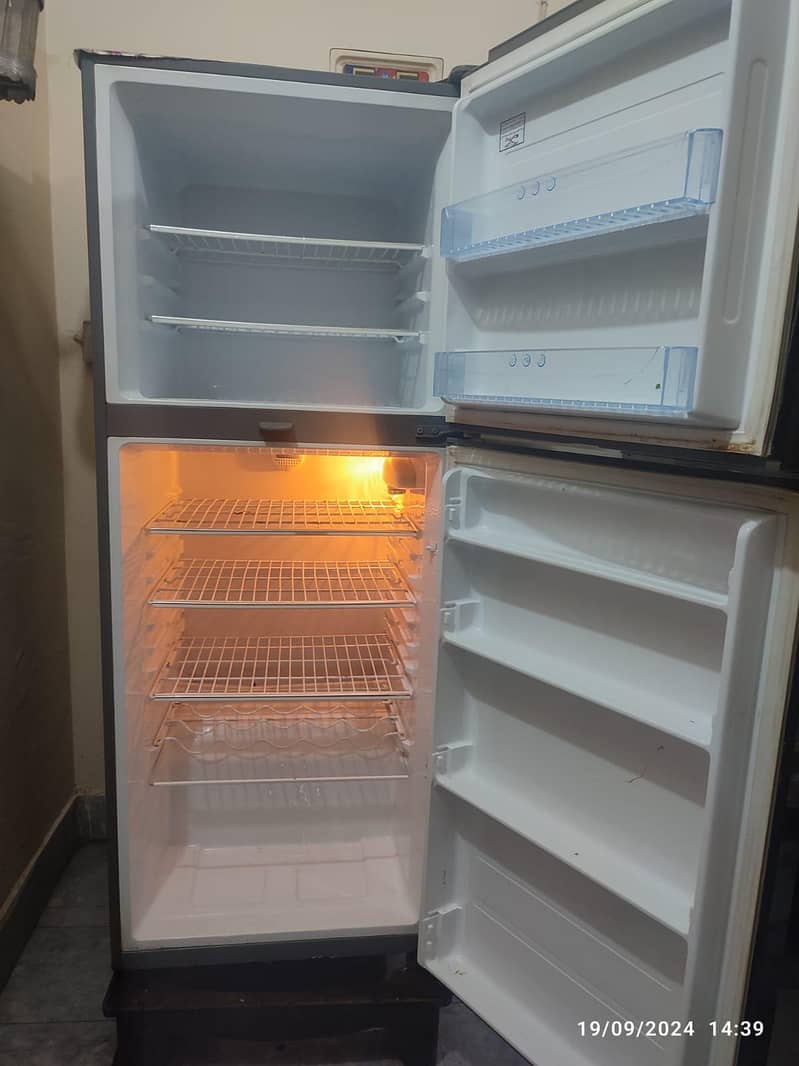 refrigerator 0