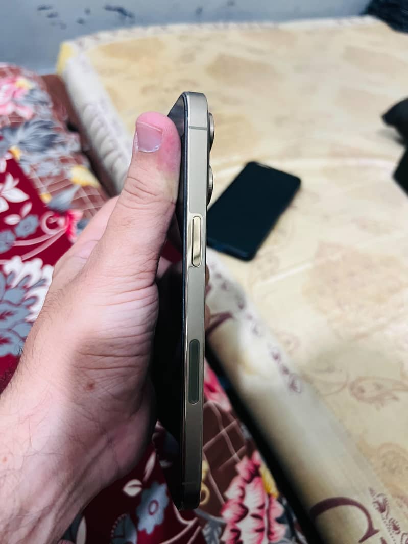 Apple iPhone 14 Pro Max 2