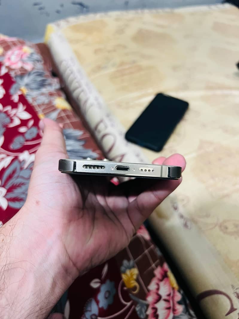 Apple iPhone 14 Pro Max 3