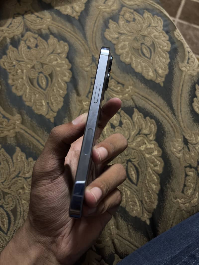 Apple iPhone 13 Pro 3