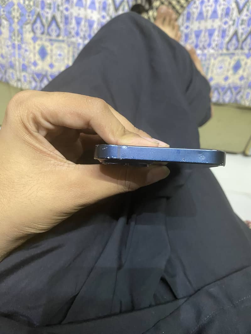 Apple iPhone 13 jv 3