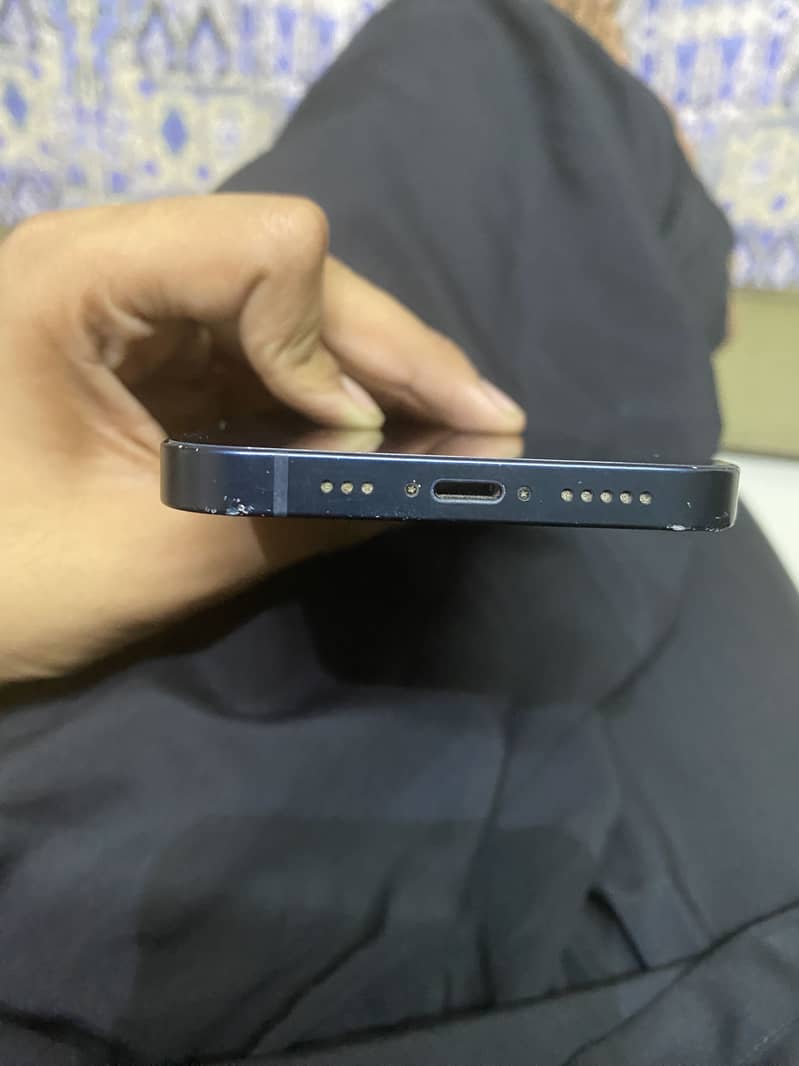 Apple iPhone 13 jv 4