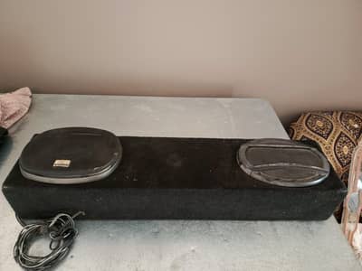 speaker's with box