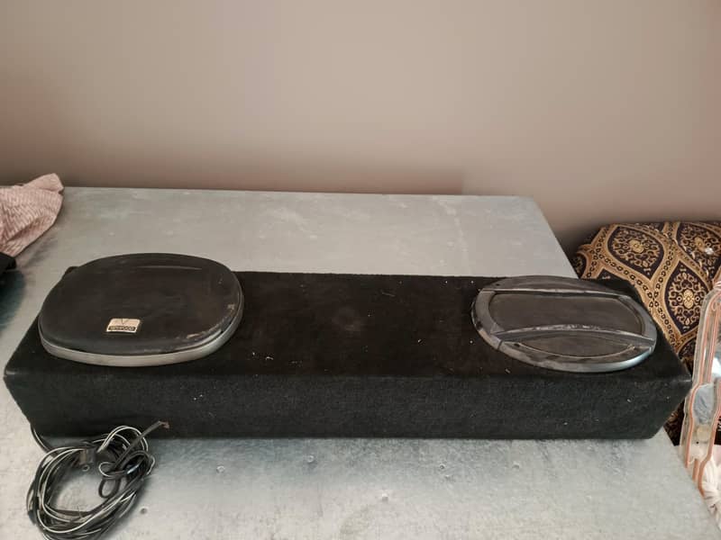 speaker's with box 0