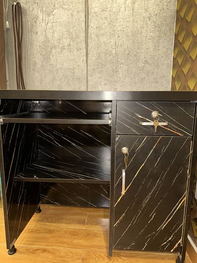 New Stylish Laptop/Computer Table