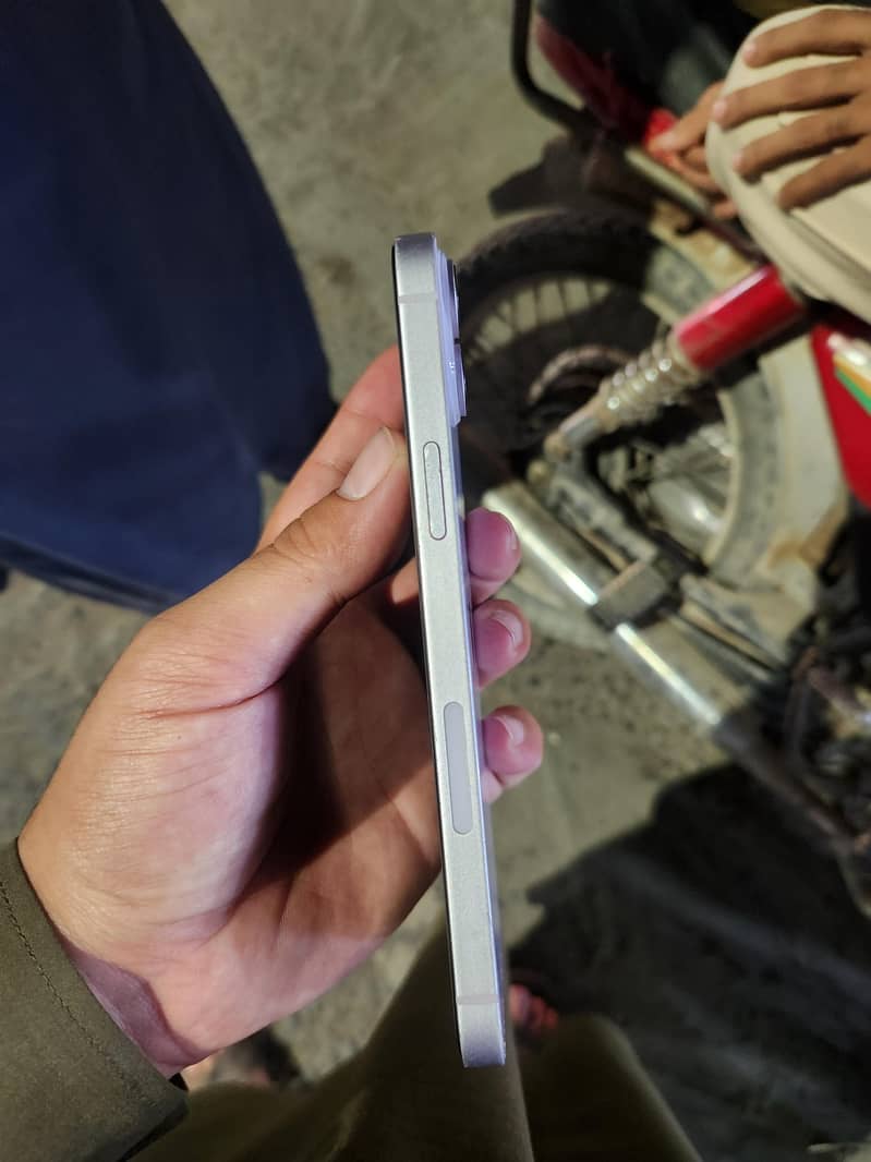 Apple iPhone 14 plus 3
