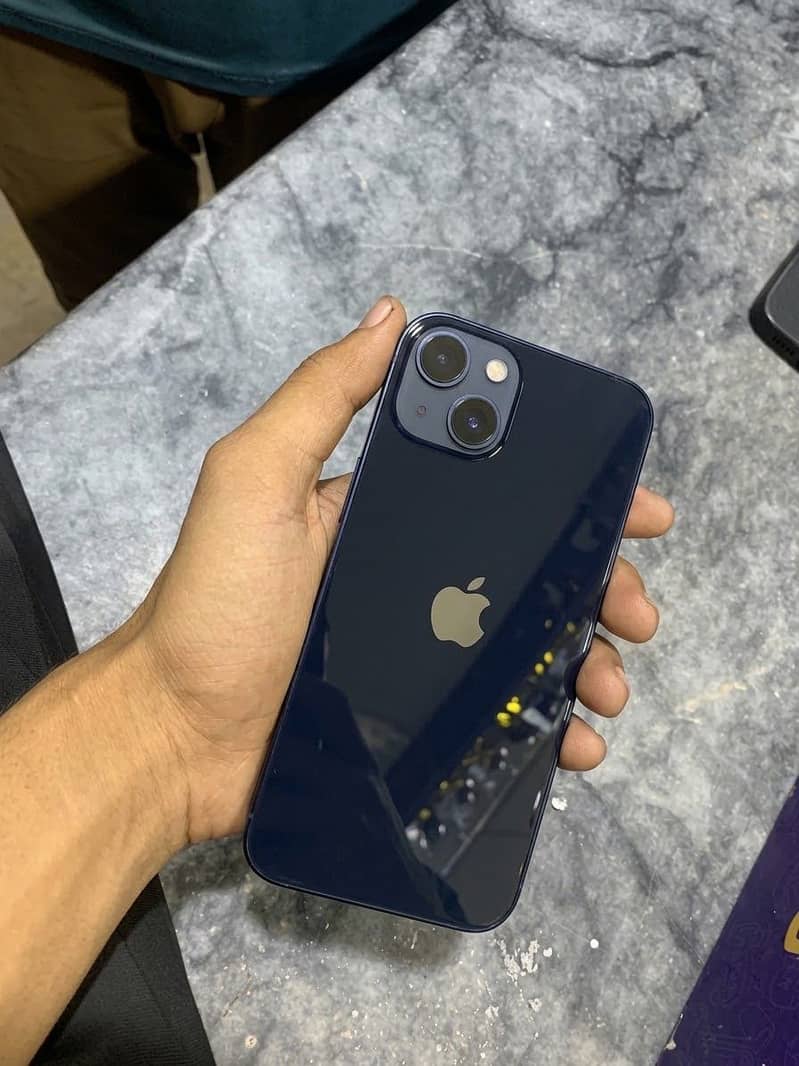 Apple iPhone 13 0