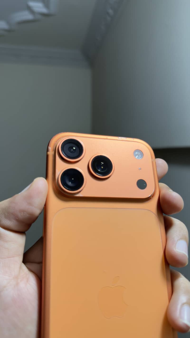 Apple iPhone 17 Pro 1