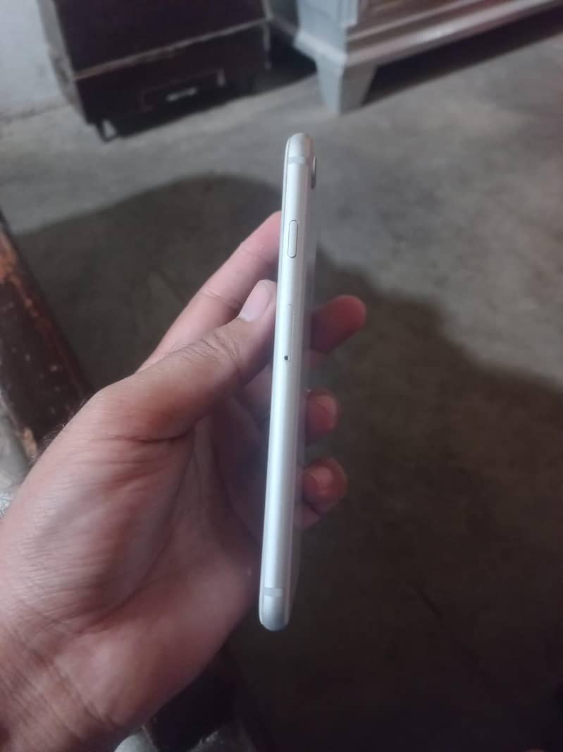 Apple iPhone 8 7