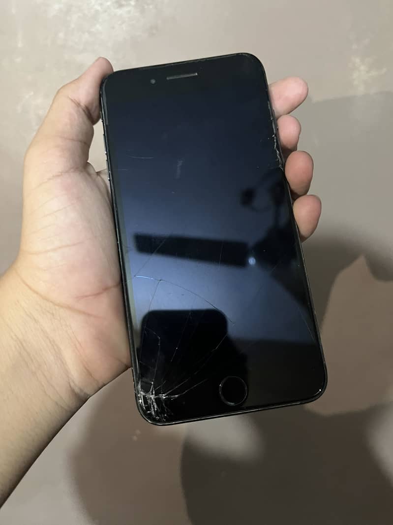 Apple iPhone 8 Plus 1