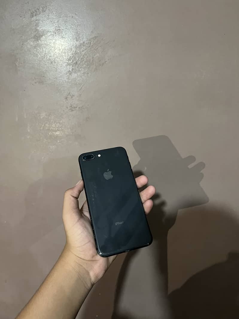 Apple iPhone 8 Plus 6