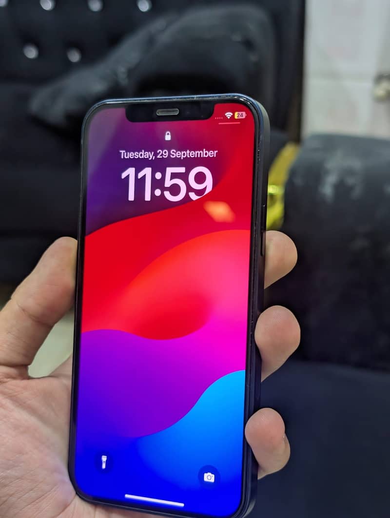 Apple iPhone 12 11