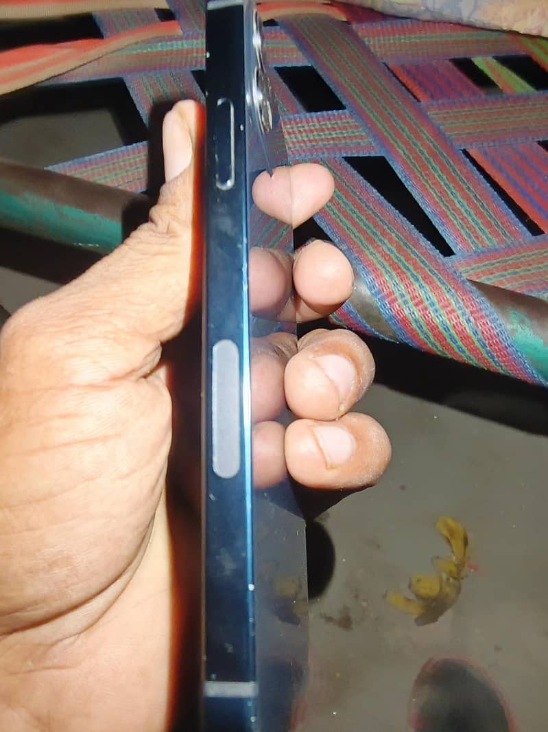 Apple iPhone 12 3