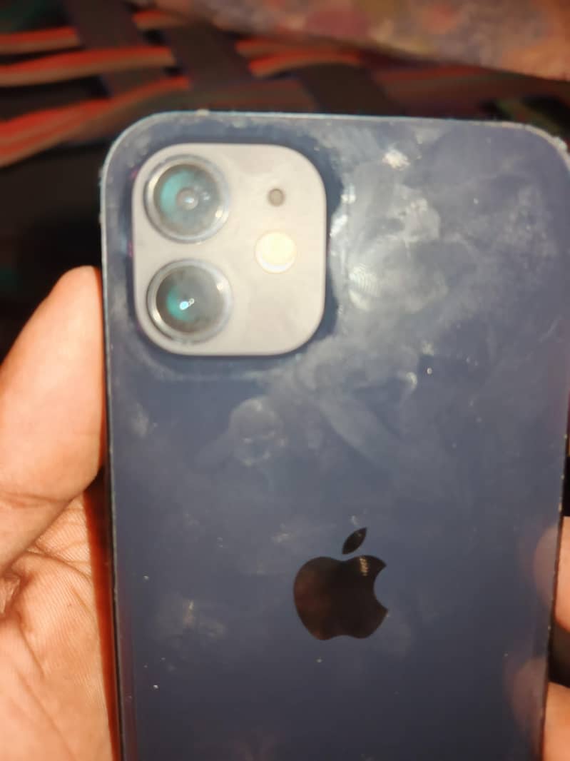 Apple iPhone 12 4