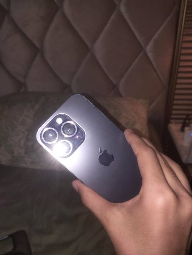 Apple iPhone 14 Pro 0