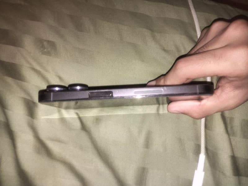 Apple iPhone 14 Pro 2