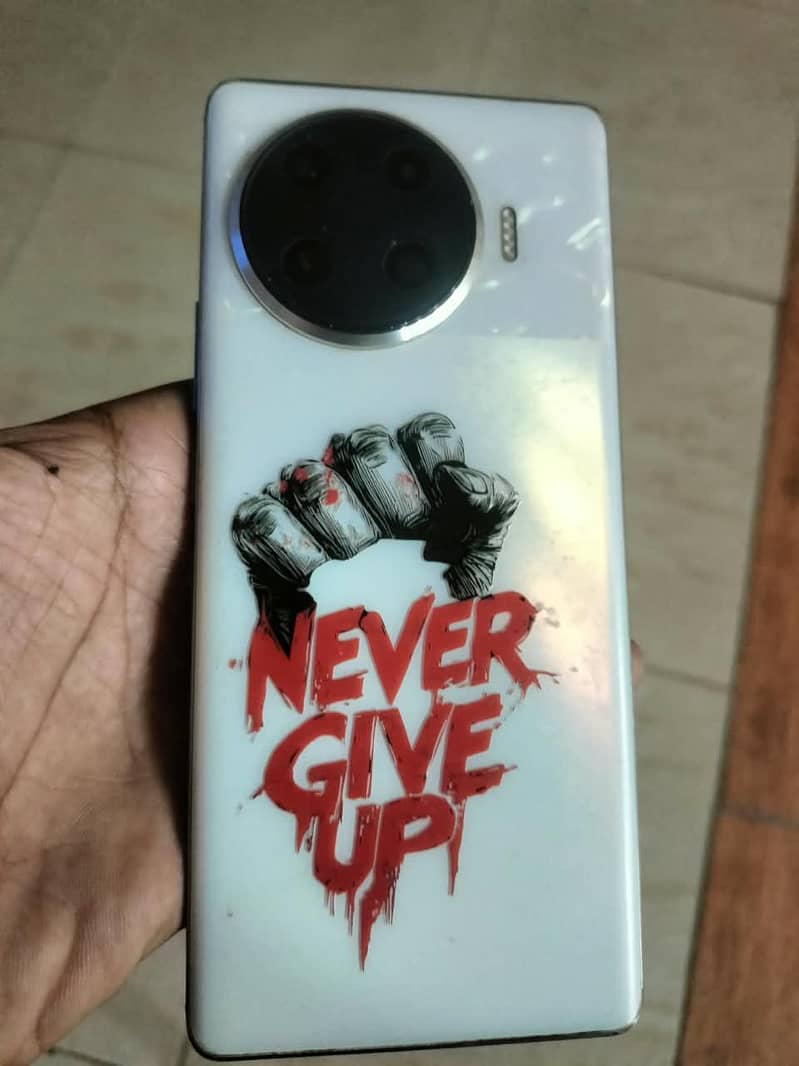Tecno Spark 20 Pro Plus 0