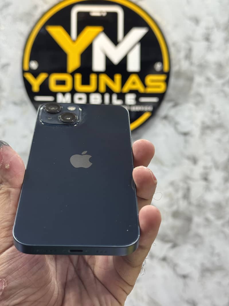 Apple iPhone 13 0