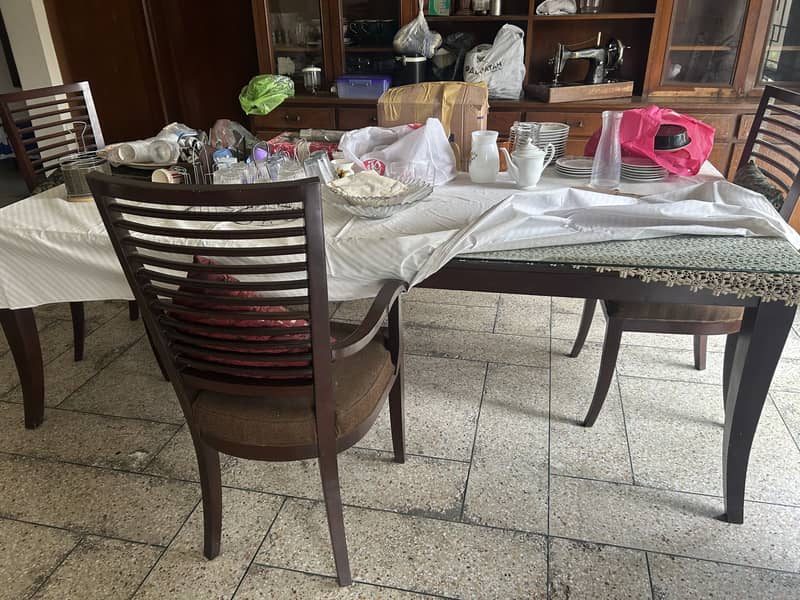 Dining table 0