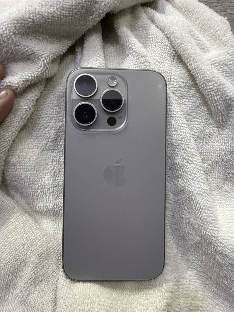 Apple iPhone 15 Pro 0