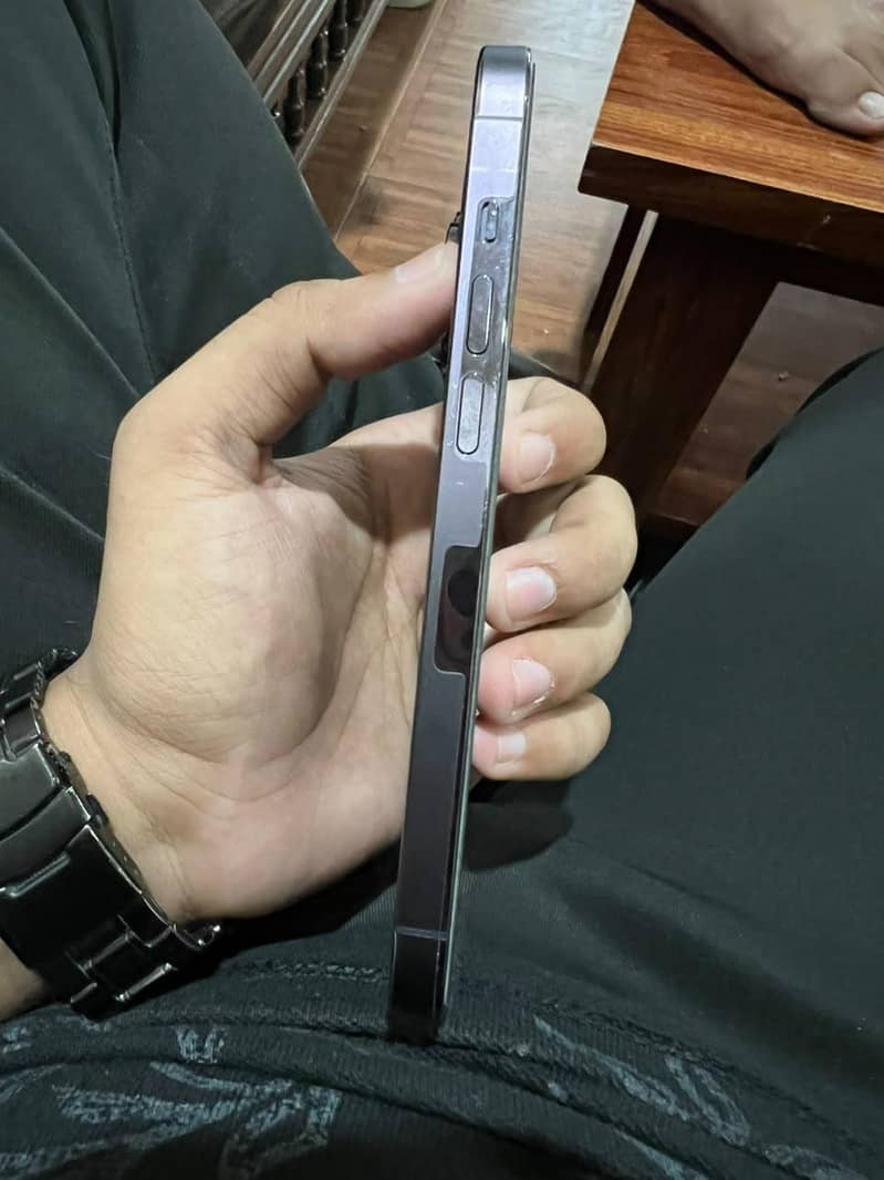 Apple iPhone 14 Pro 1