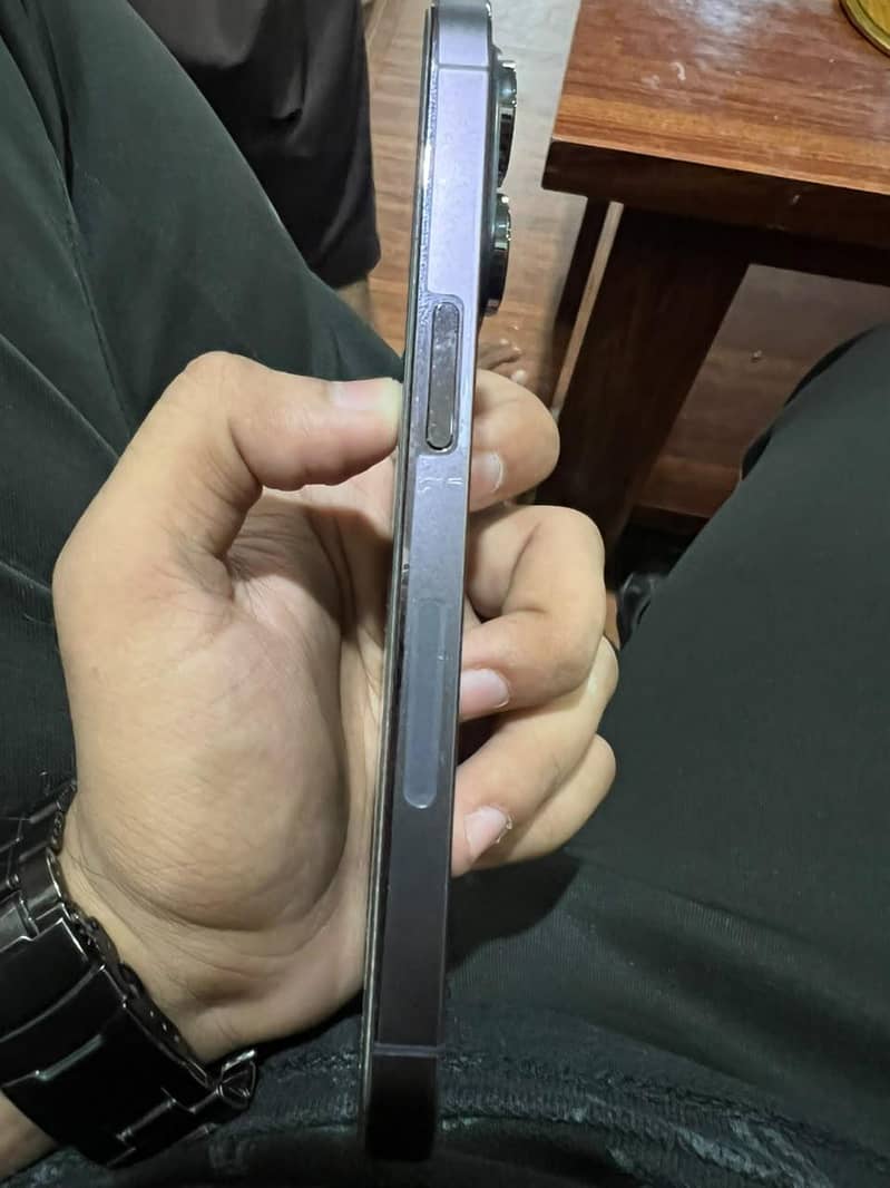Apple iPhone 14 Pro 2