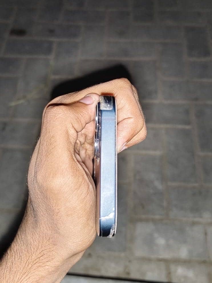 Apple iPhone 13 1