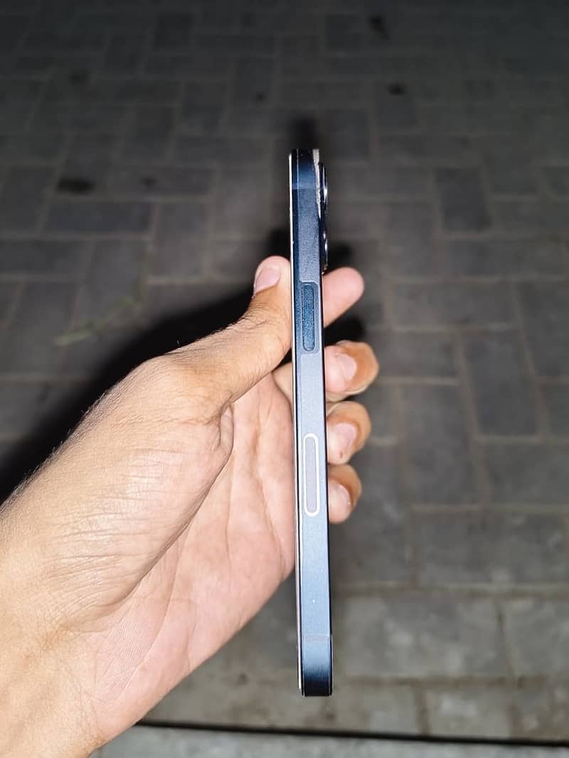 Apple iPhone 13 3